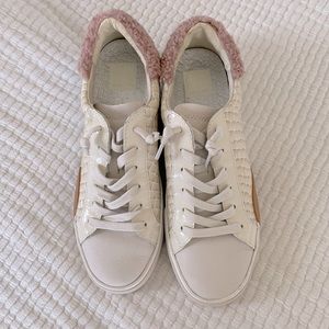 Cute Dolce Vita sneakers!